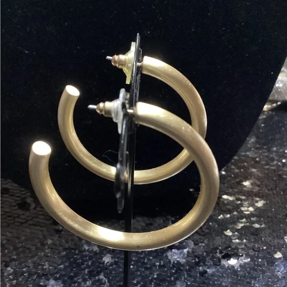 Smooth Finish Gold Hoop Earrings - Picture 4 of 6